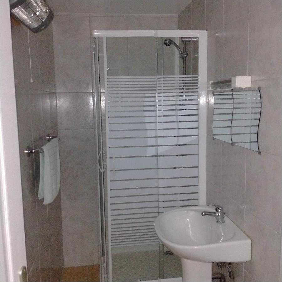 Hotel Du Centre Chalus Экстерьер фото