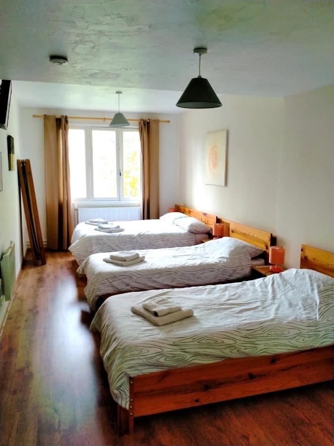 Hotel Du Centre Chalus Экстерьер фото